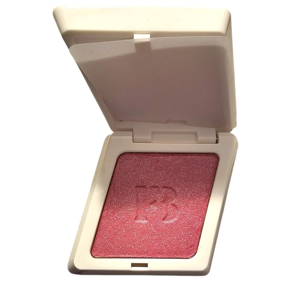 Fenty Beauty Pink Highlighter - Picture 3 of 8